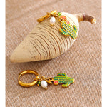 Brincos de Argola Yhpup de Aço Inoxidável com Pérola Natural e Esmalte em Formato de Cacto, Joia Artesanal Elegante e Exclusiva para o Verão, Banhada a Ouro 18K PVD