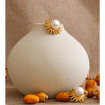 Brincos de Flor com Pérolas Simuladas em Aço Inoxidável Yhpup para Mulheres, Estilo Coreano, Uso Diário, Joias Vintage, Resistentes a Manchas