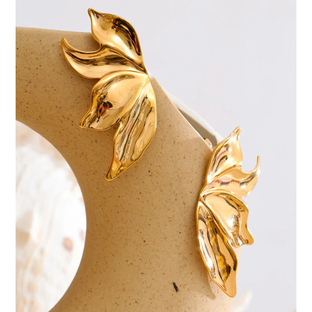 Yhpup Brincos de flor de metal de aço inoxidável à prova d'água 18K banhado a PVD dourado joias da Europa da moda