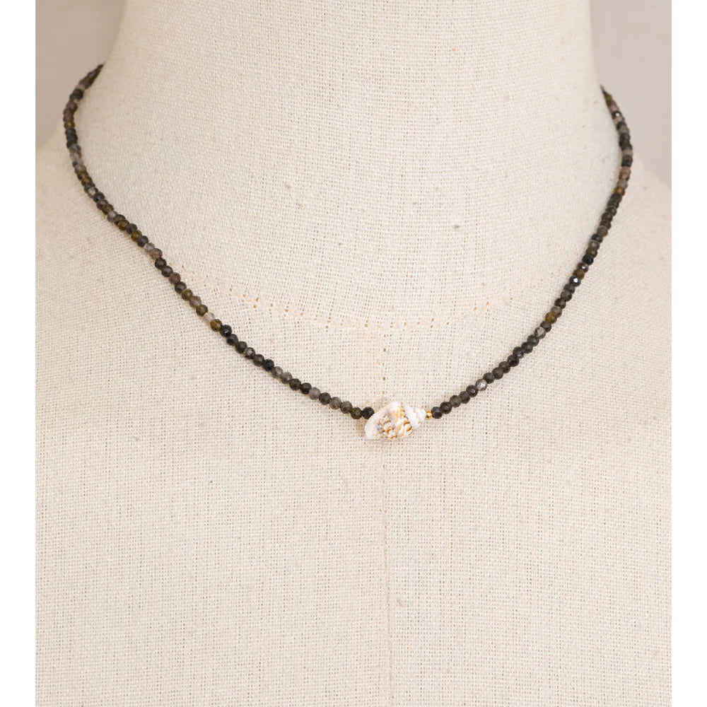 Colar de Concha em Aço Inoxidável Yhpup, Acessórios Feitos à Mão, Corrente de Pérolas de Cristal Branco e Cinza, Colar de Verão, Joias Mais Baratas