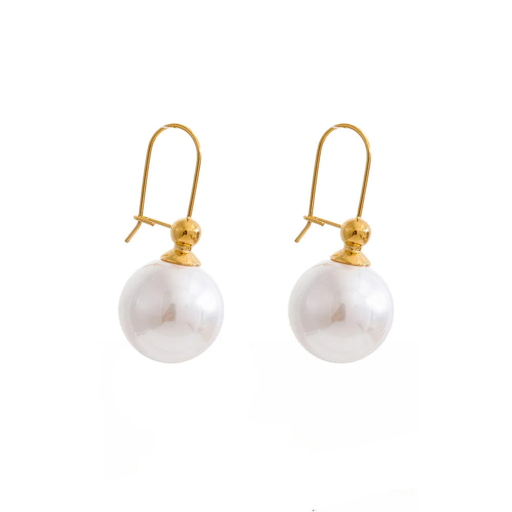 Brincos Redondos de Pérolas Simuladas Coreanas em Aço Inoxidável Yhpup para Mulheres, Cor Ouro Platina, Revestimento PVD, Joias Diárias Populares e Elegantes