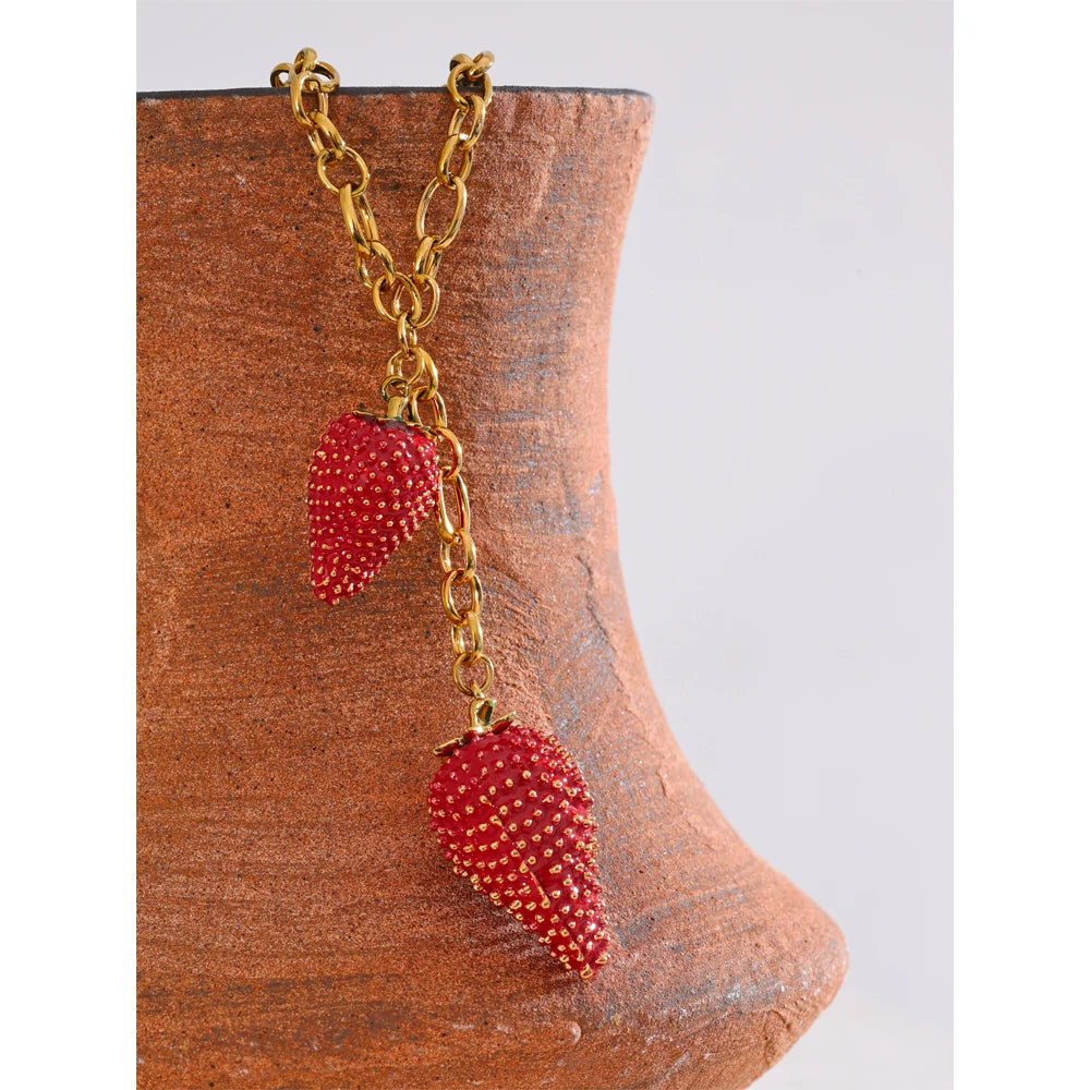 Yhpup à prova dwaterproof água doce vermelho lovey morango encantos pingente colar para mulheres de aço inoxidável recém chegados tendência jóias 2025